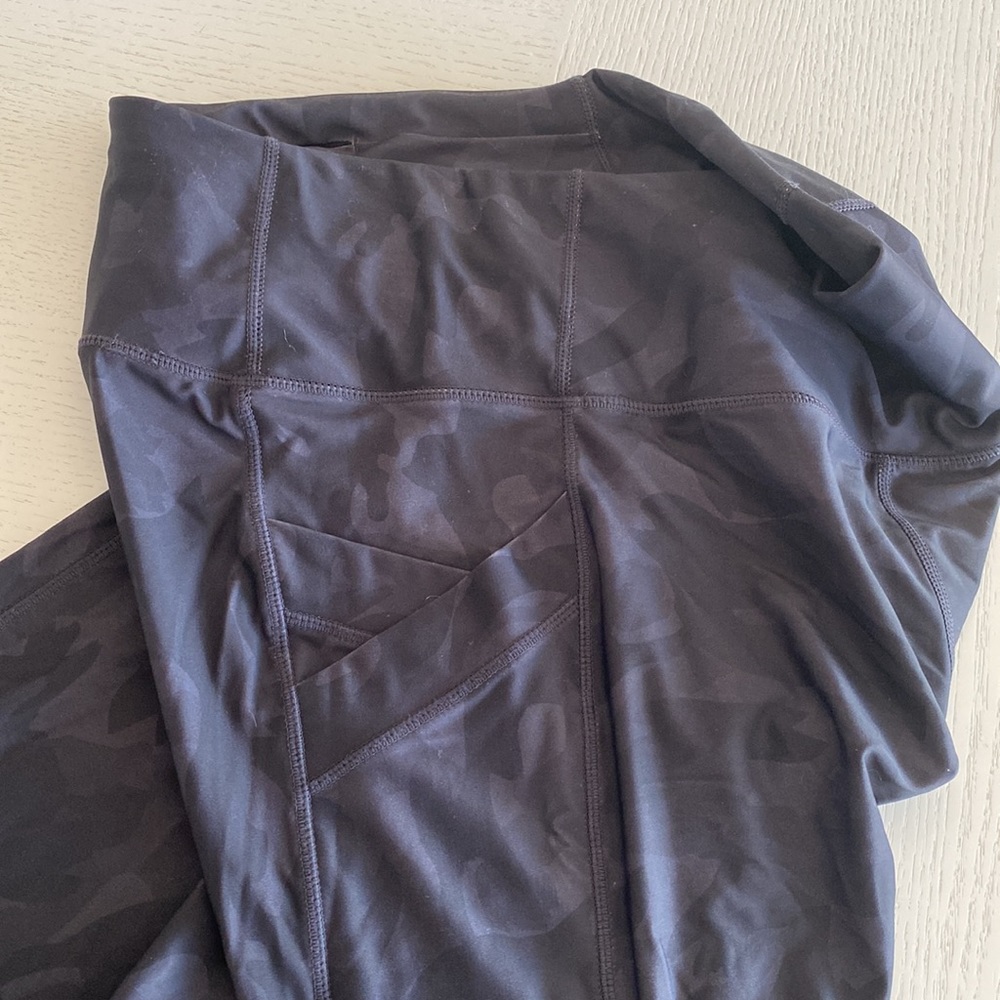 Rockwear Capri Leggings - Picture 8 of 8